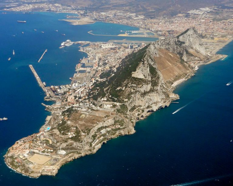 Festsetzung von Supertanker in Gibraltar um 14 Tage verlängert